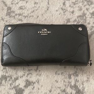 Black Leather Coach Wallet w Zip